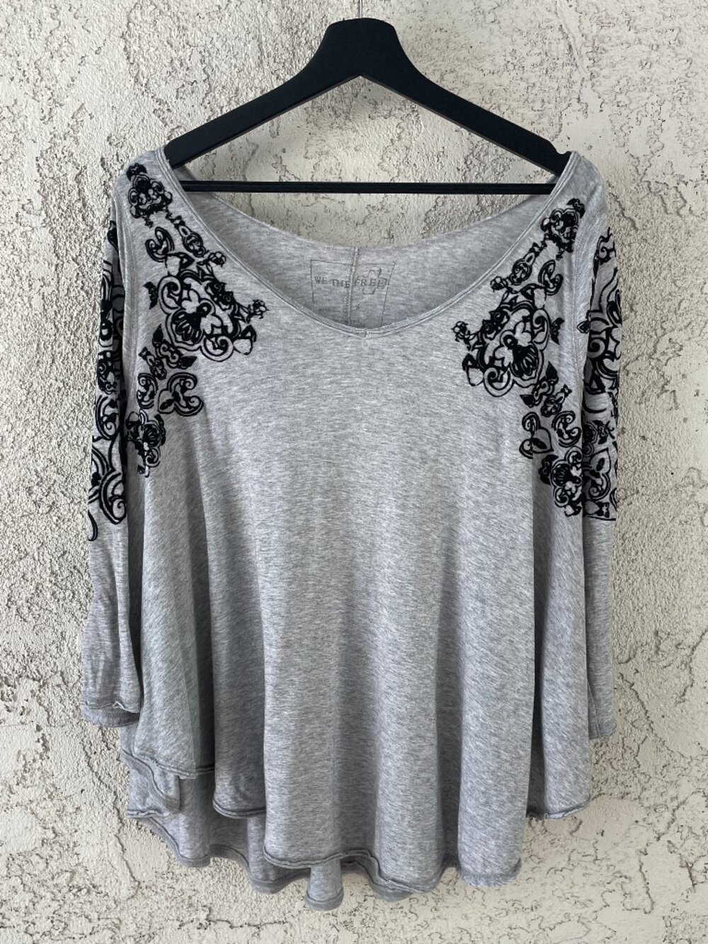 Free People We The Free Grey Floral Embroidered Swing Top 3/4 Sleeve Size S